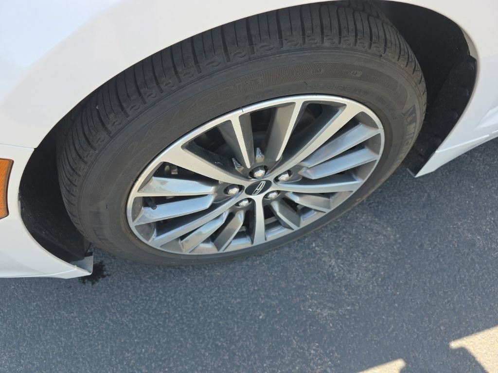 Used 2019 Lincoln MKZ Premiere FWD image 9