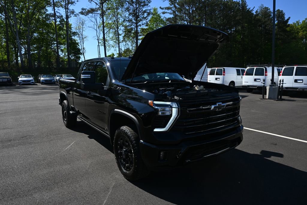 Used 2024 Chevrolet Silverado 2500 LTZ w/ LTZ Plus Package image 32