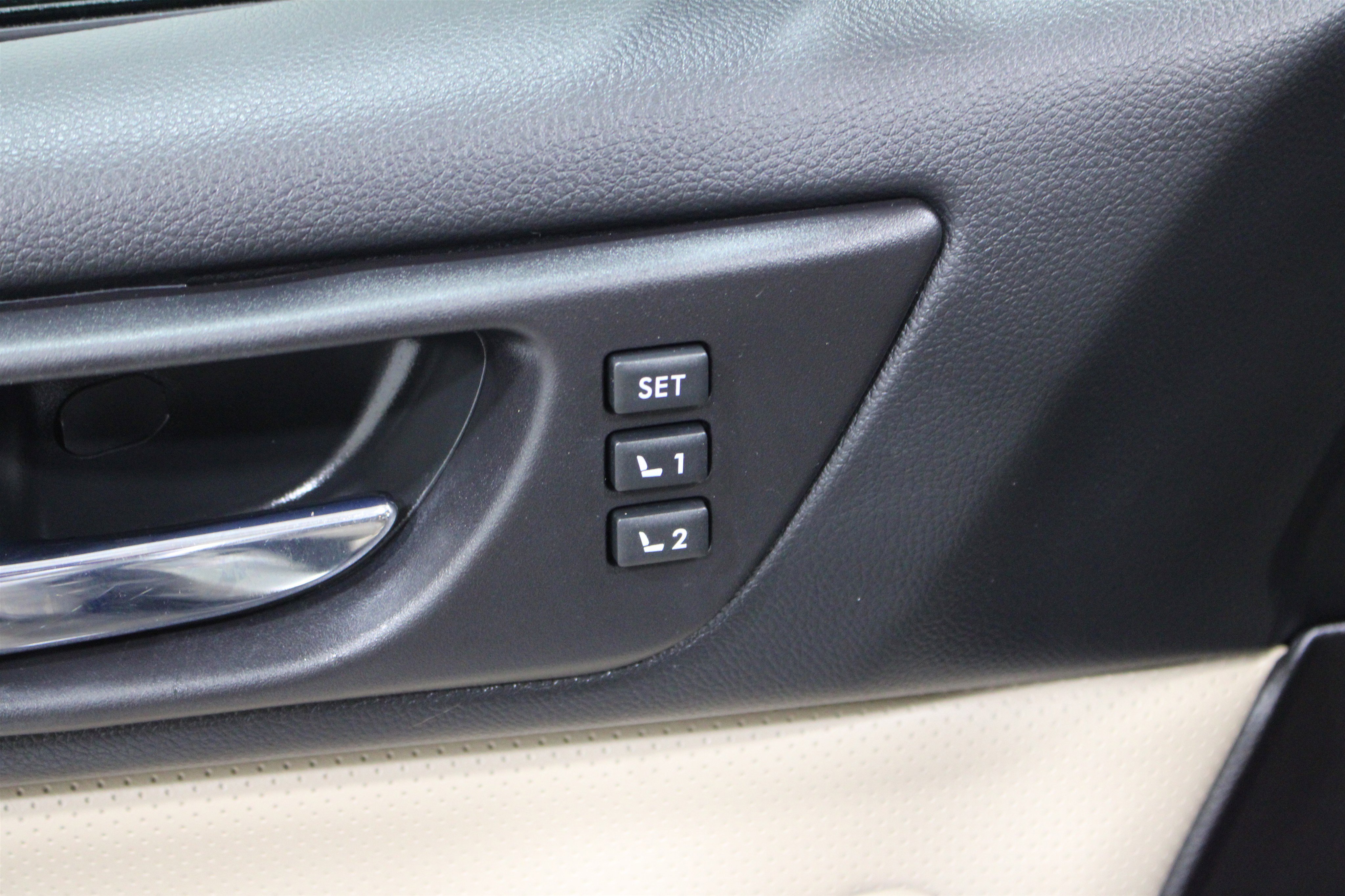 Used 2017 Subaru Outback 3.6R Limited image 8