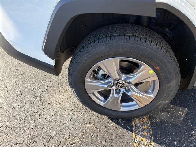 New 2025 Toyota RAV4 XLE image 18