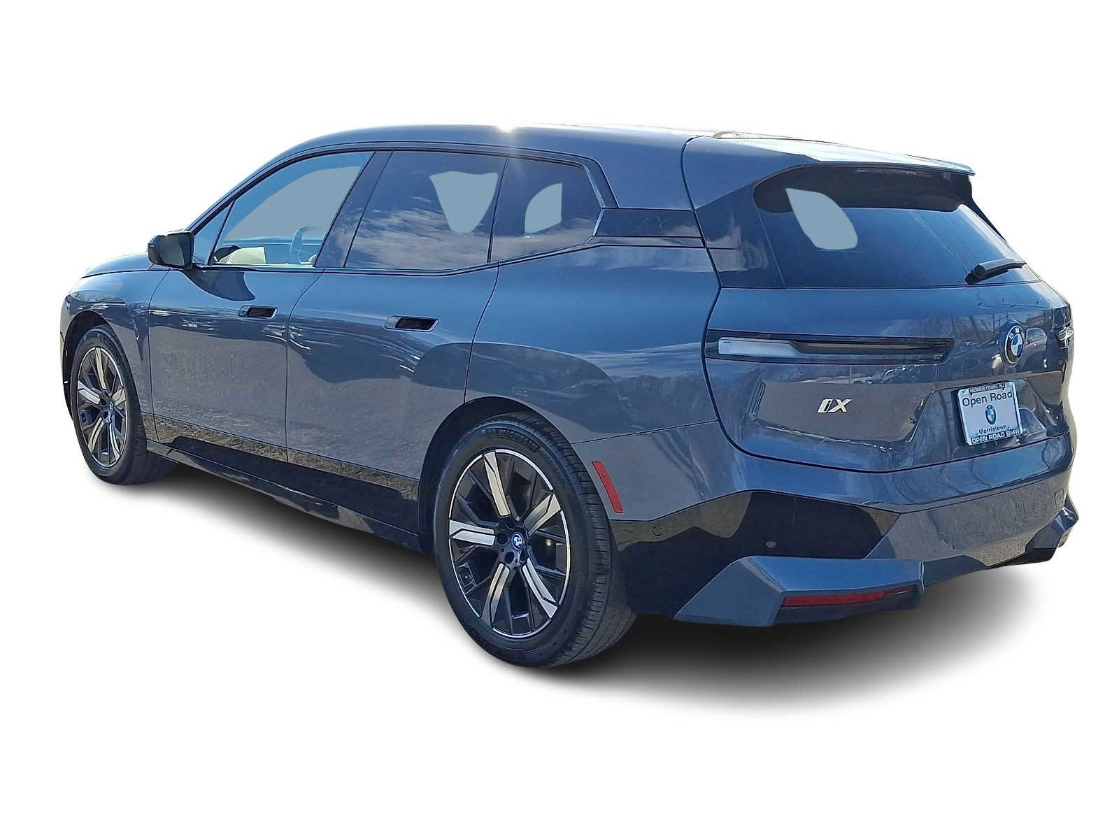 Used 2024 BMW iX xDrive50 w/ Premium Package image 4