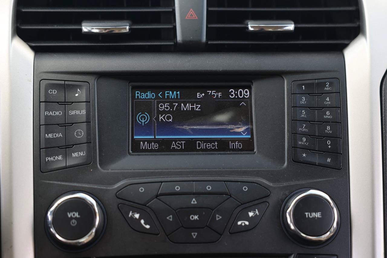 Used 2016 Ford Fusion SE FWD image 32