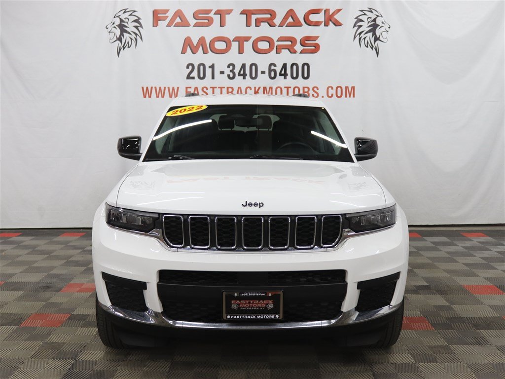 Used 2022 Jeep Grand Cherokee L Laredo w/ Luxury Tech Group I AWD/4WD image 2