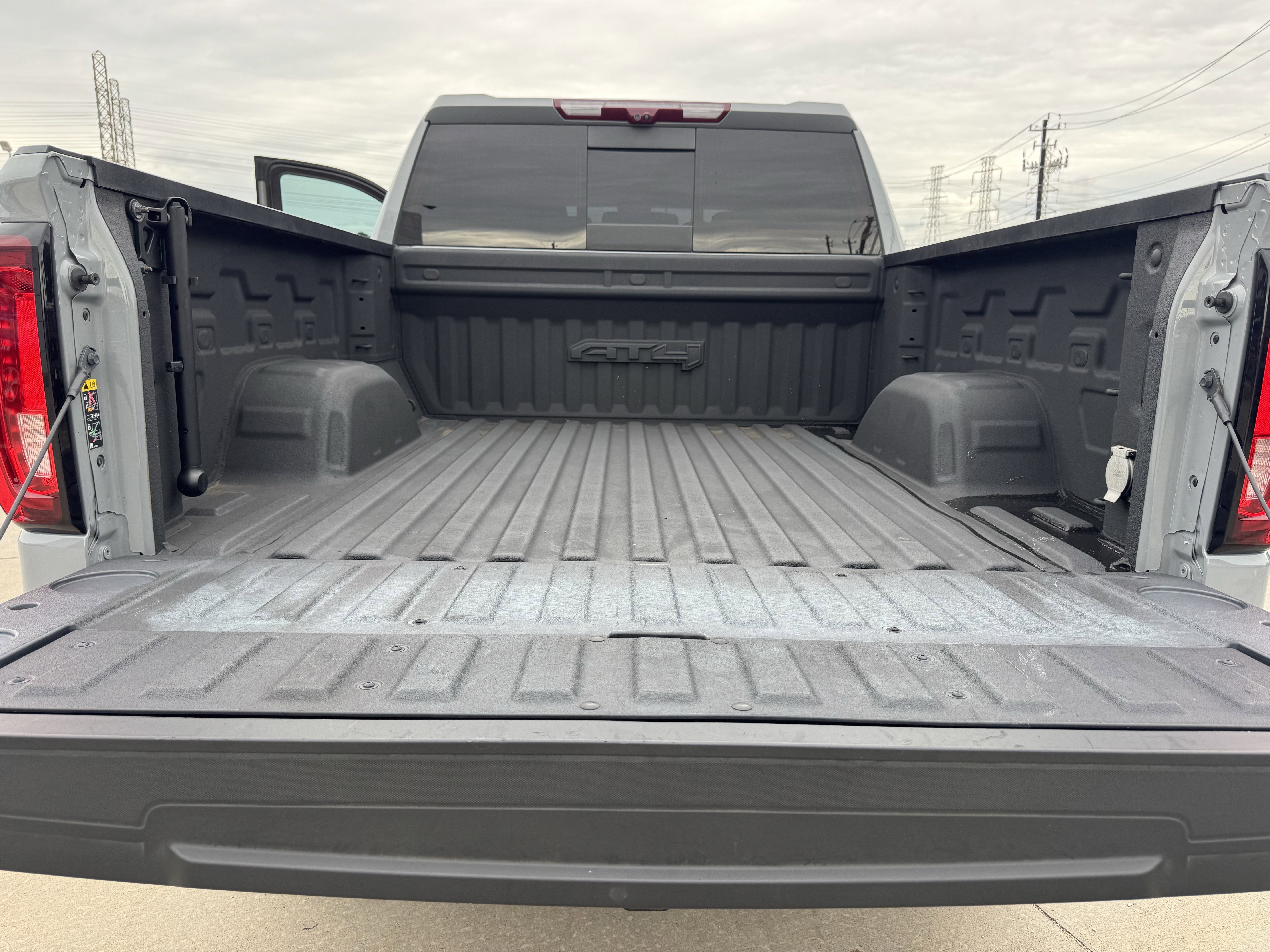 Used 2024 GMC Sierra 1500 AT4 w/ Technology Package AWD/4WD image 31