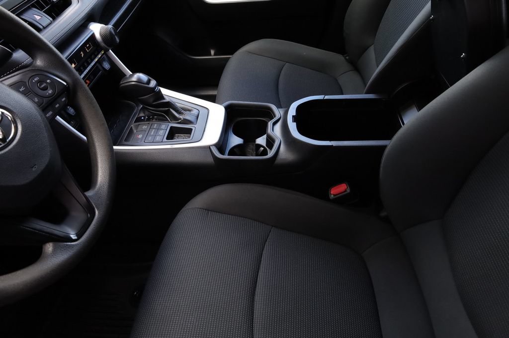 Certified 2021 Toyota RAV4 LE AWD/4WD image 37