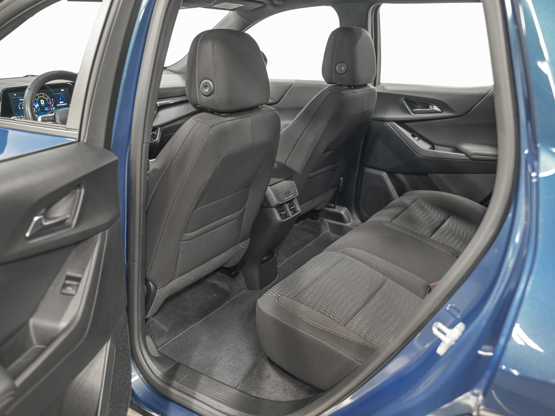 Used 2025 Chevrolet Equinox LT AWD/4WD image 25