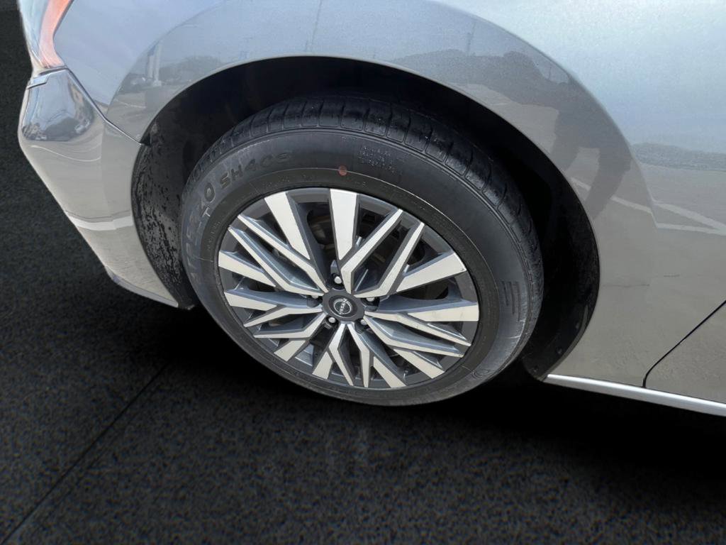 Used 2023 Nissan Altima 2.5 SV image 10