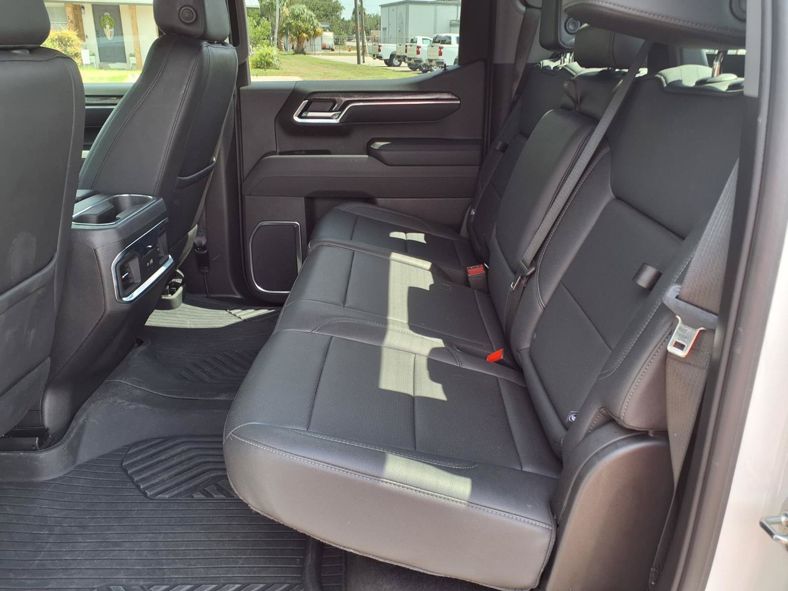 Used 2025 Chevrolet Silverado 1500 LTZ AWD/4WD image 16