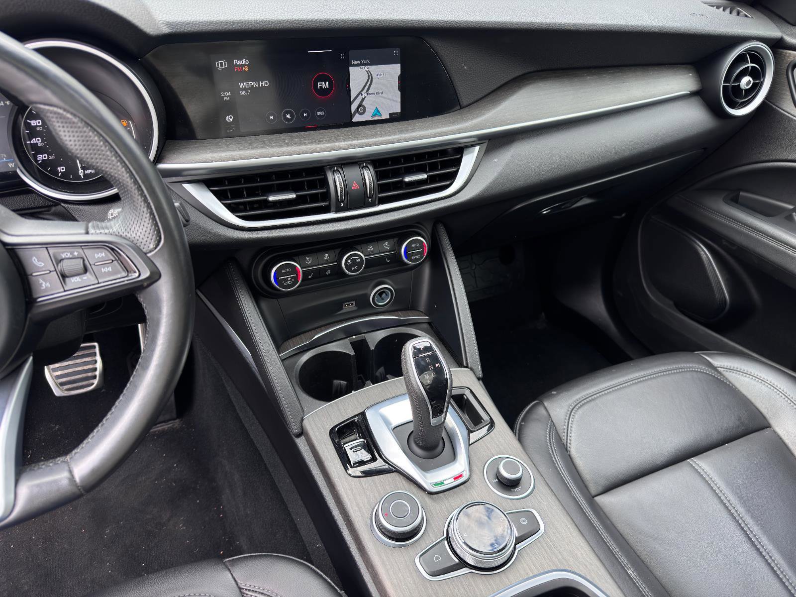 Used 2022 Alfa Romeo Stelvio Ti image 19