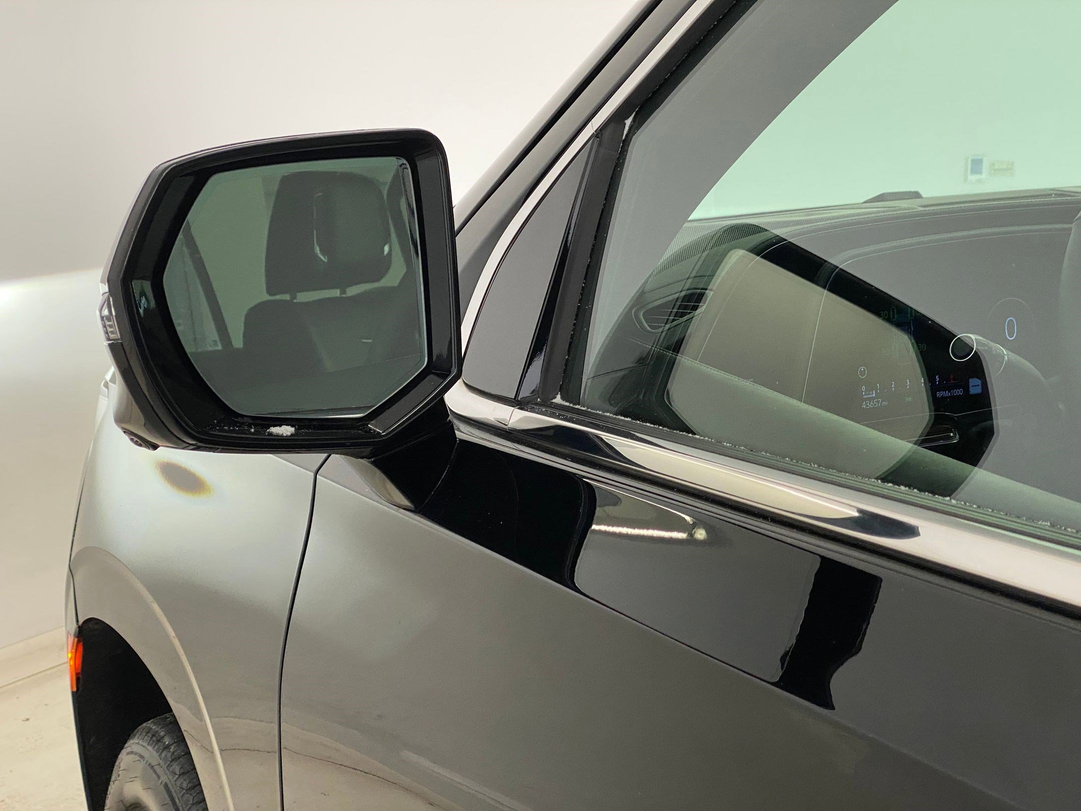 Used 2022 Cadillac Escalade Luxury image 23