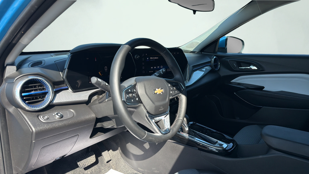 Used 2025 Chevrolet Trax LT w/ Driver Confidence Package FWD image 33