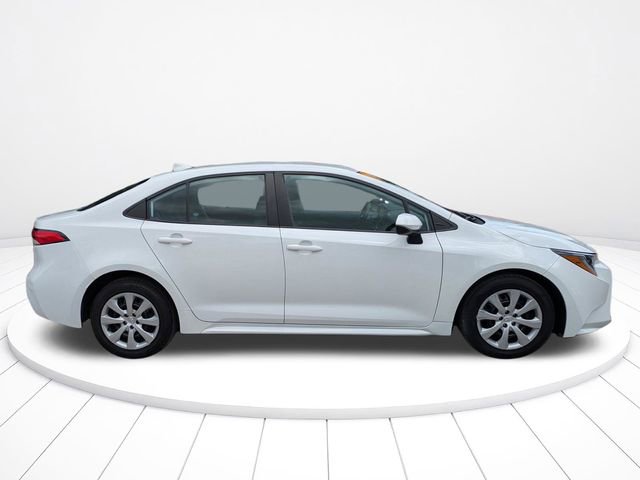 Used 2023 Toyota Corolla LE FWD image 3