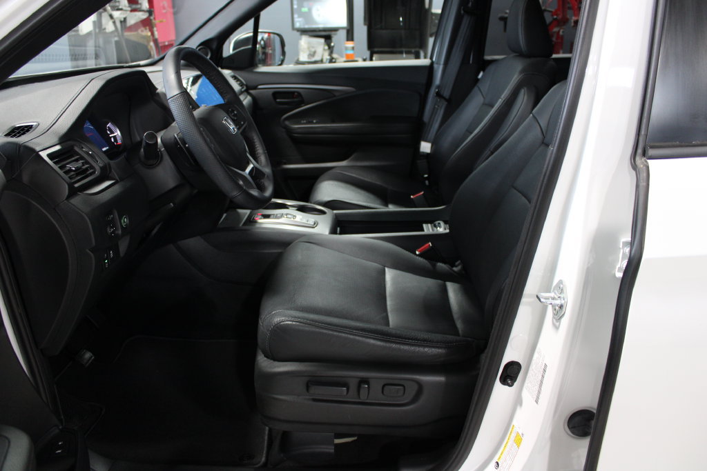 Used 2023 Honda Passport EX-L image 6