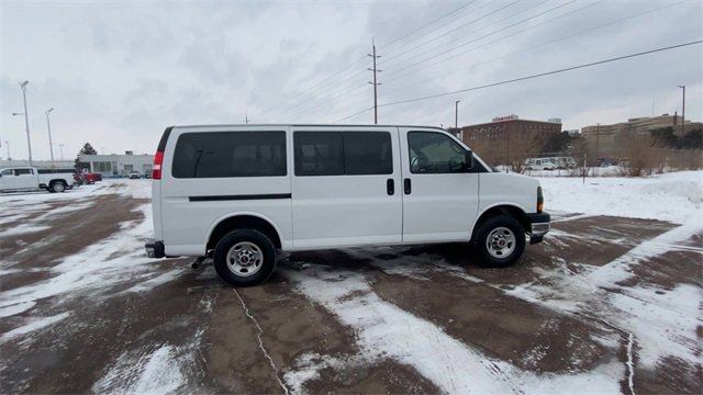 Used 2023 GMC Savana 2500 LS w/ Driver Convenience Package image 9