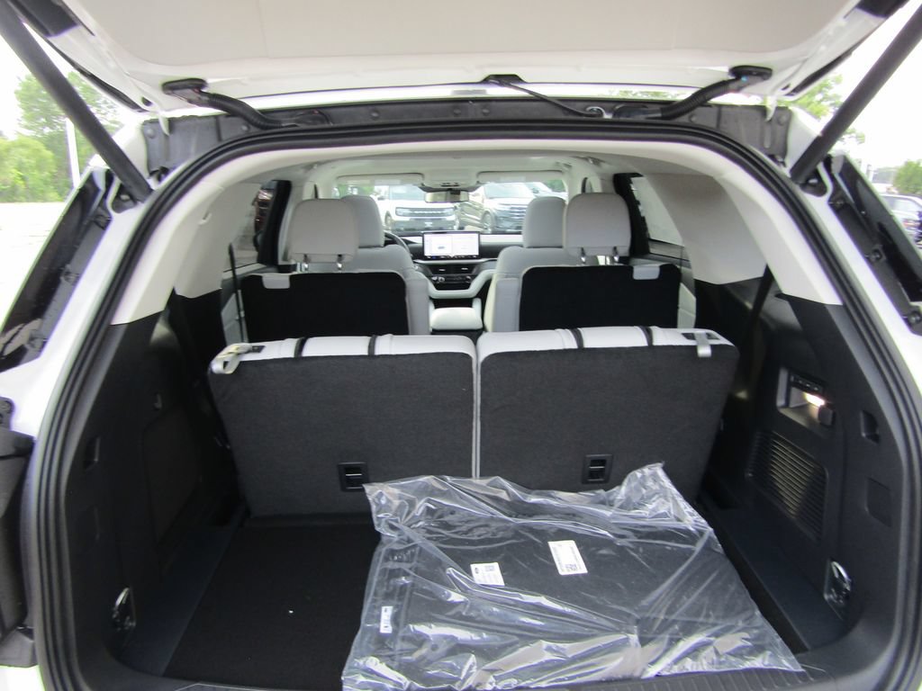 New 2026 Ford Explorer Platinum w/ LUX Leather Package AWD/4WD image 23