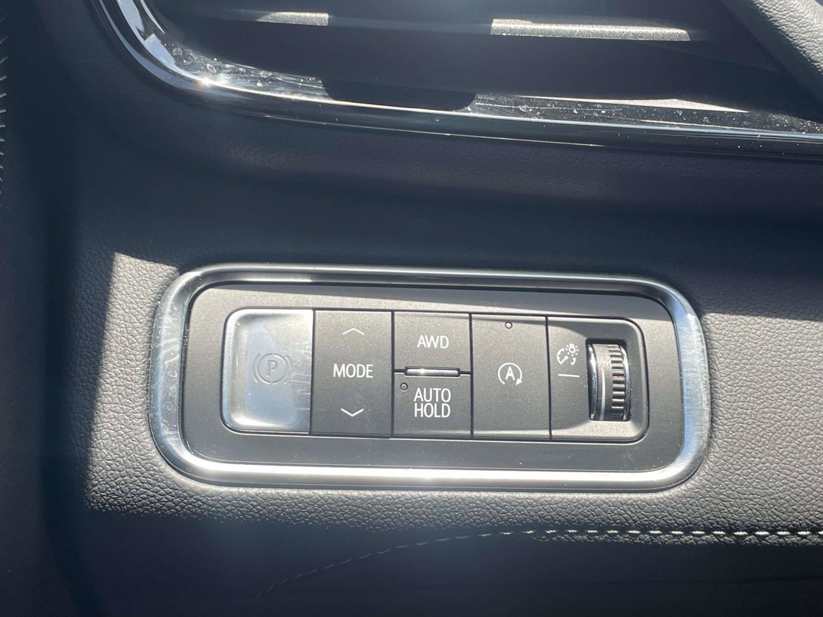 Certified 2025 Buick Enclave Avenir w/ Super Cruise Package AWD/4WD image 31