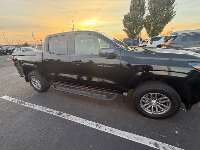 Used 2024 Chevrolet Colorado LT w/ LT Convenience Package II AWD/4WD image 6