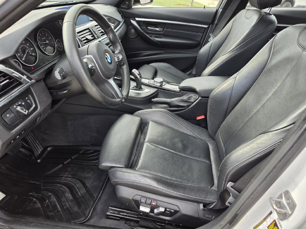 Used 2018 BMW 330i Sedan RWD image 18