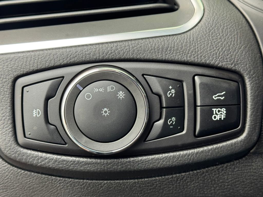 Used 2024 Ford Edge Titanium AWD/4WD image 17