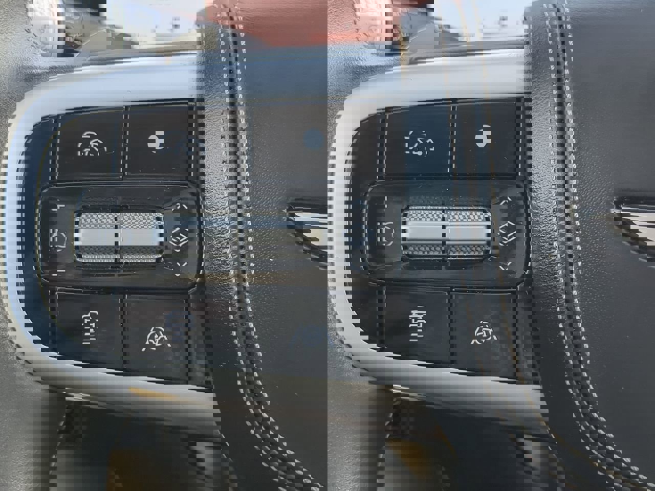 Certified 2025 Genesis GV80 3.5T Prestige image 25