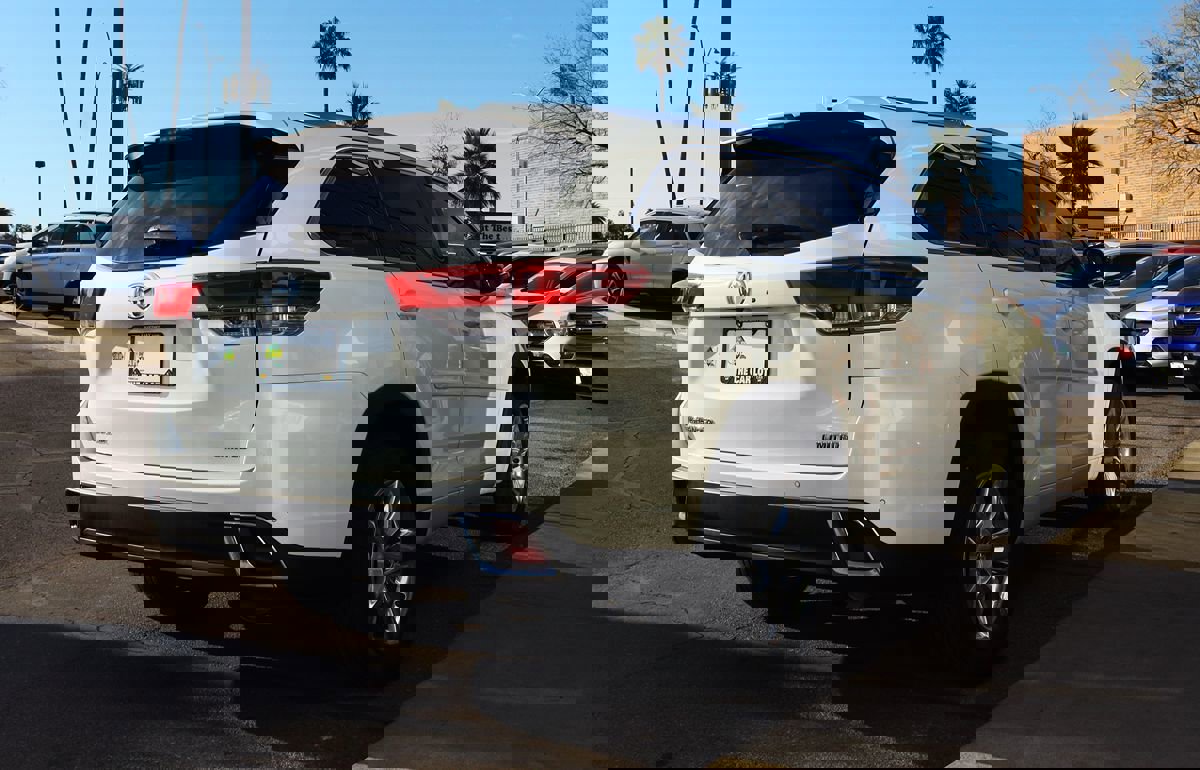 Used 2019 Toyota Highlander Limited image 13