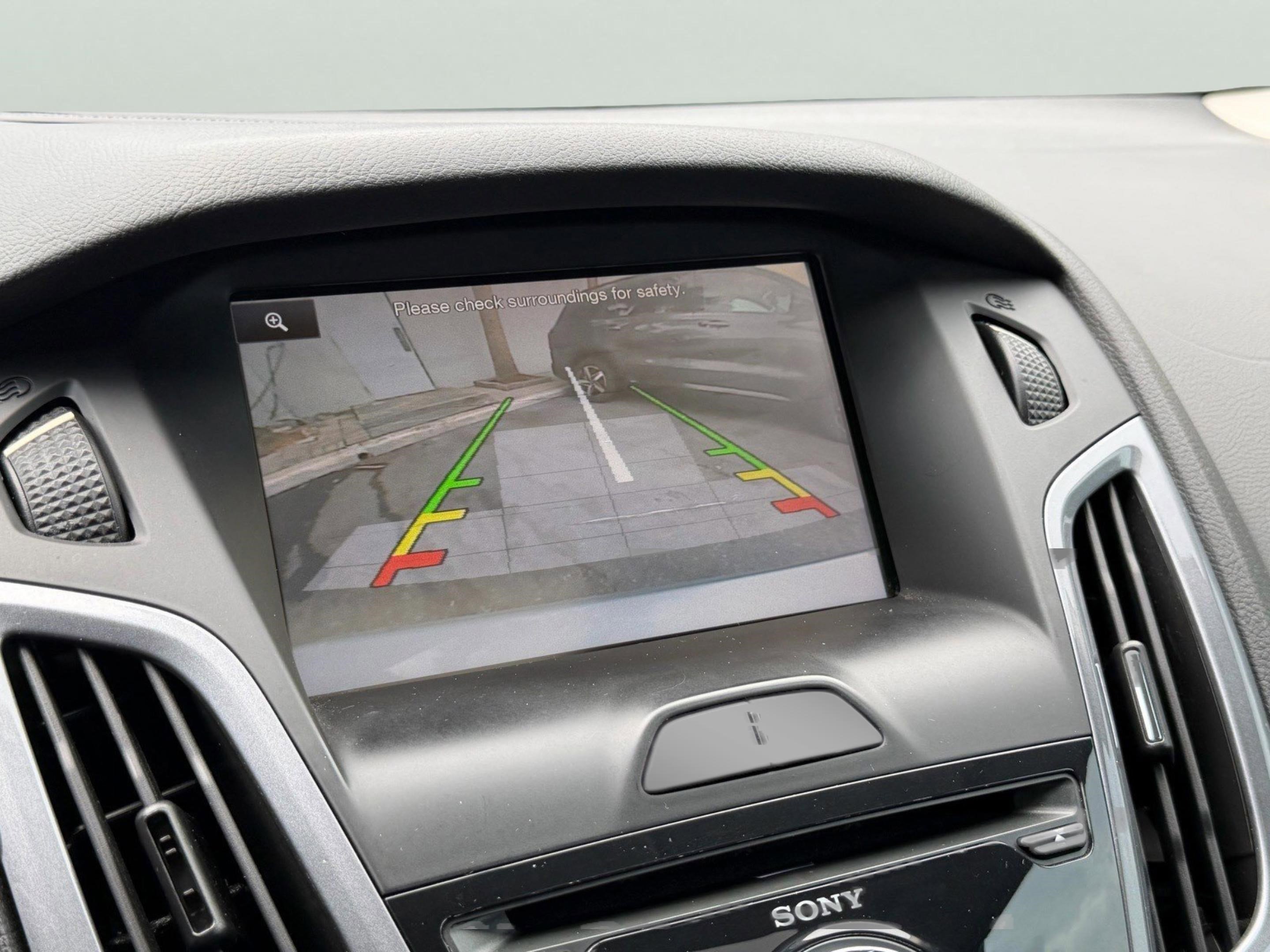 Used 2014 Ford Focus Titanium FWD image 15