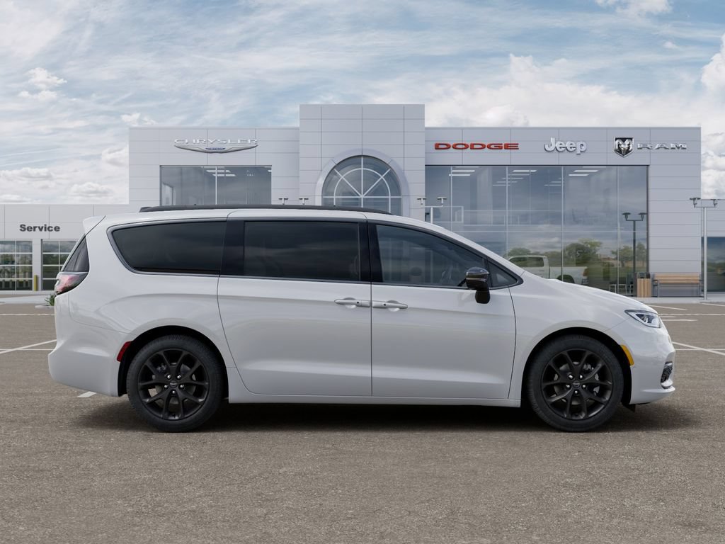 New 2026 Chrysler Pacifica Select w/ S Appearance Package FWD image 22