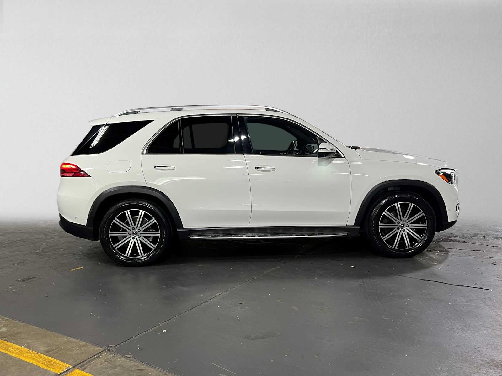 Certified 2024 Mercedes-Benz GLE 350 4MATIC image 2