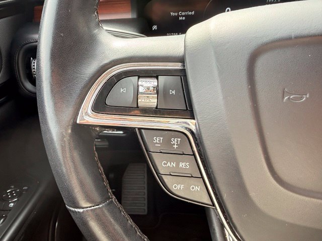 Used 2022 Lincoln Nautilus Reserve w/ Luxury Package FWD image 18