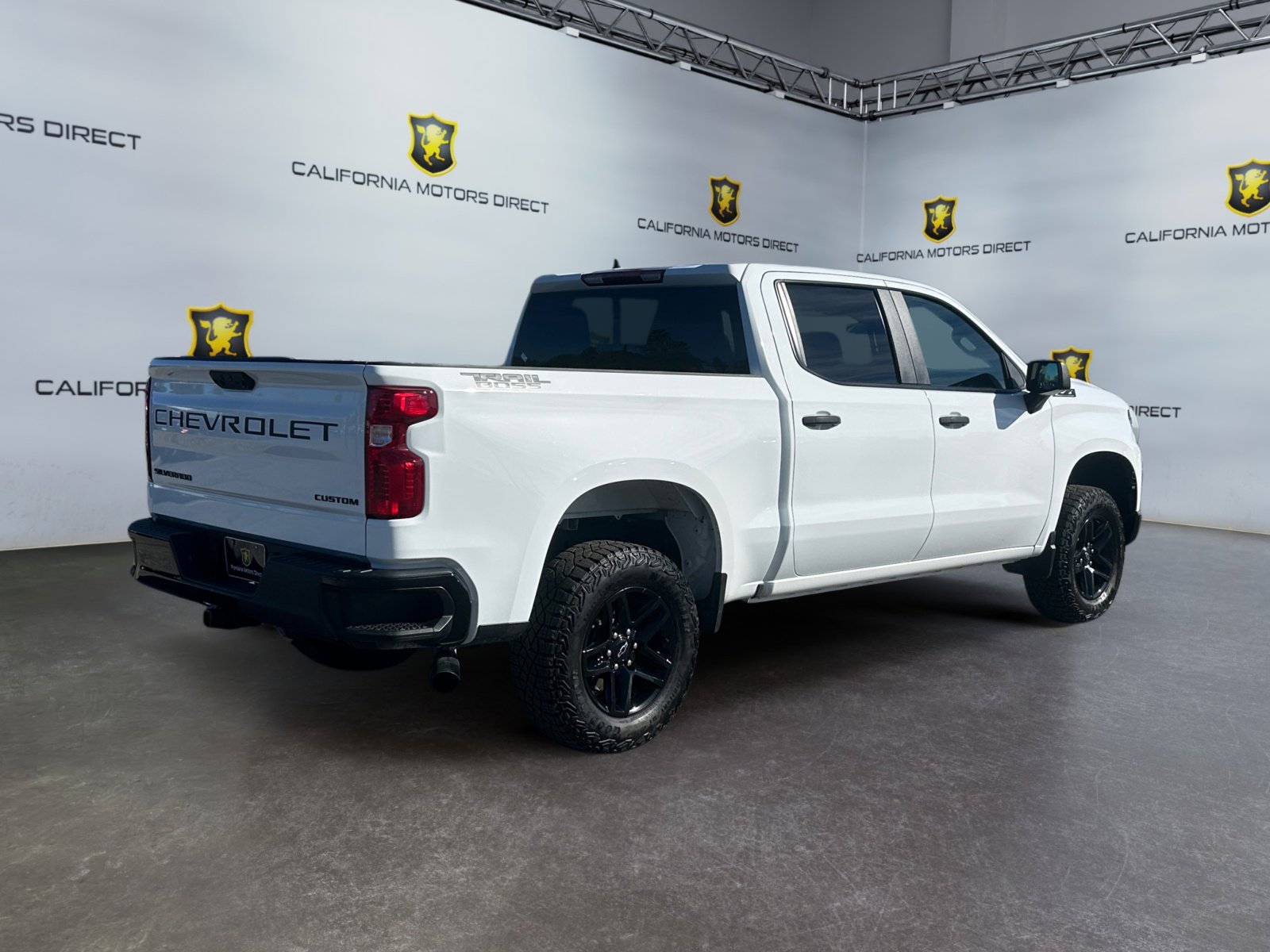 Used 2025 Chevrolet Silverado 1500 Custom Trail Boss w/ Dark Appearance Package image 5