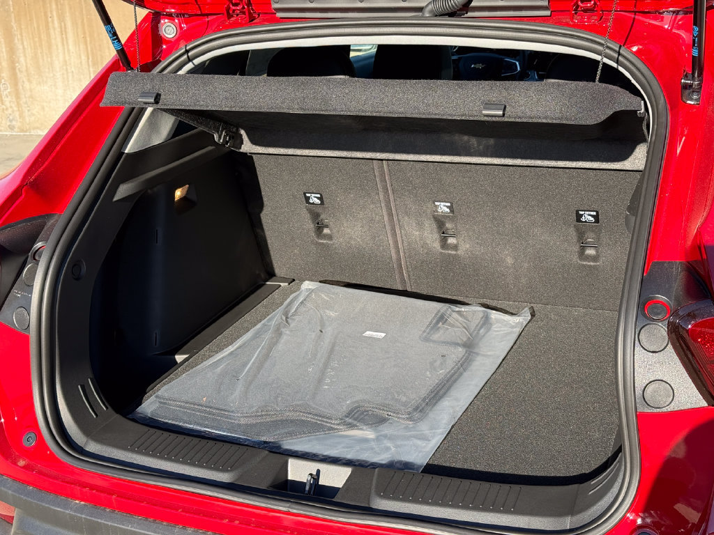 New 2026 Chevrolet Trax LT w/ LT Convenience Package FWD image 8