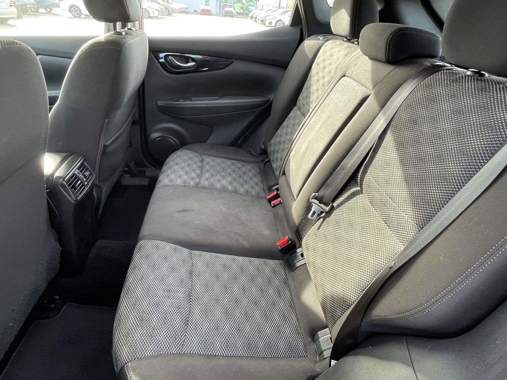 Used 2019 Nissan Rogue Sport SV image 11