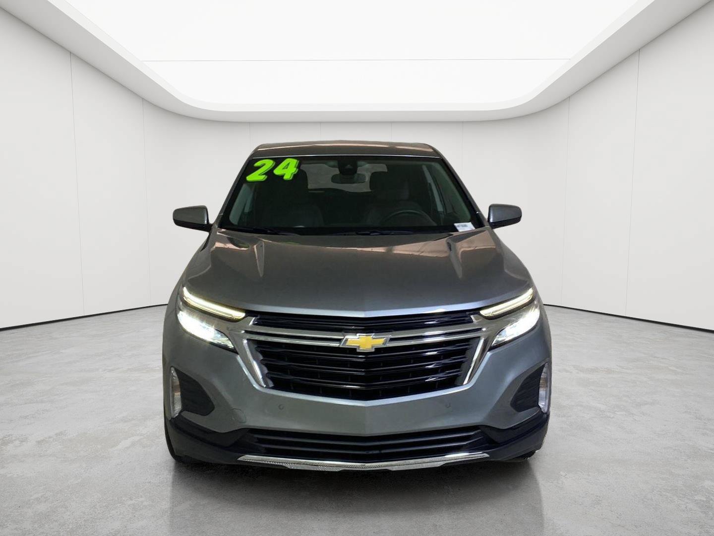 Used 2024 Chevrolet Equinox LT w/ LPO, Floor Liner Package FWD image 2