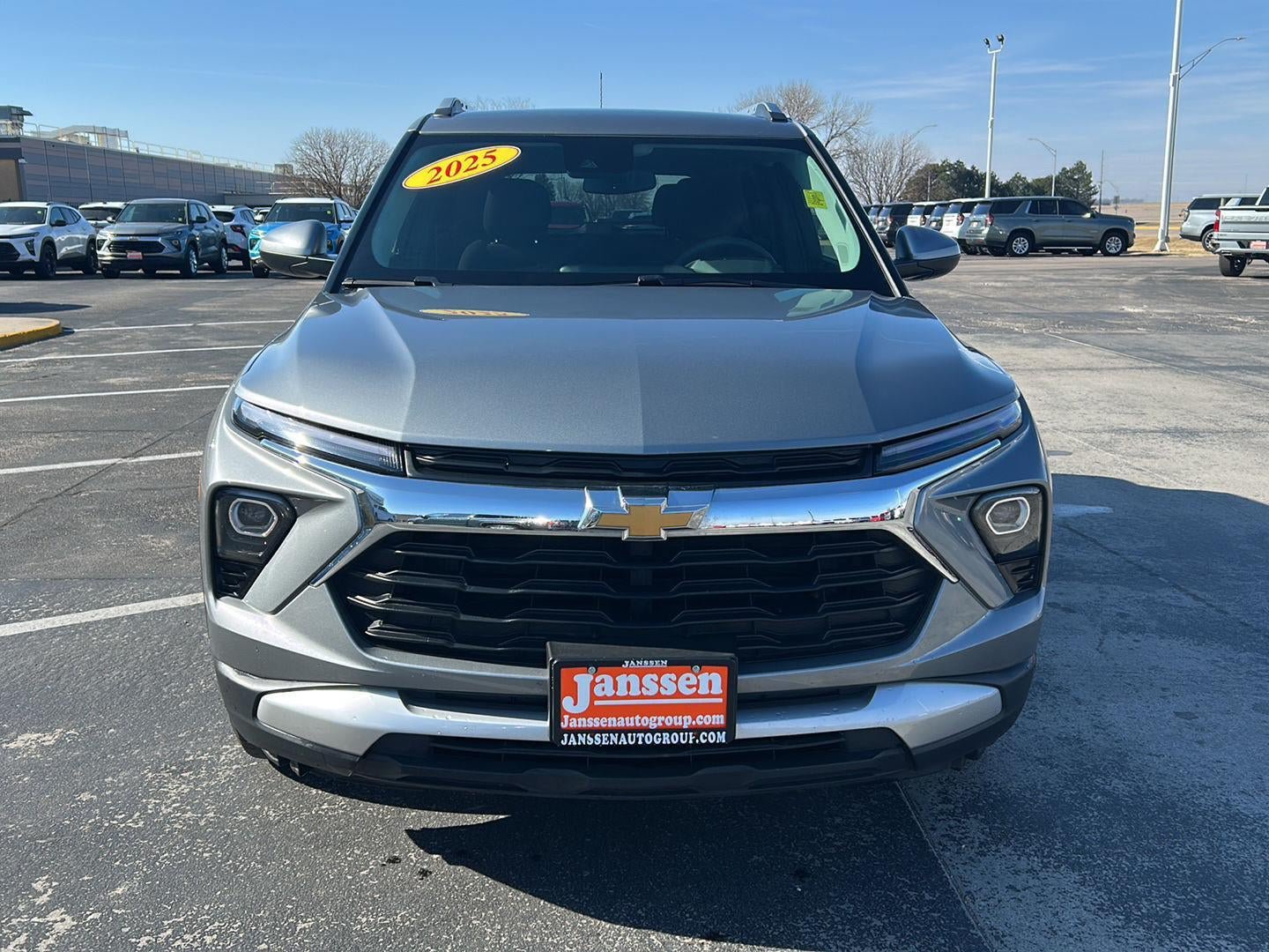 Used 2025 Chevrolet TrailBlazer LT FWD image 3