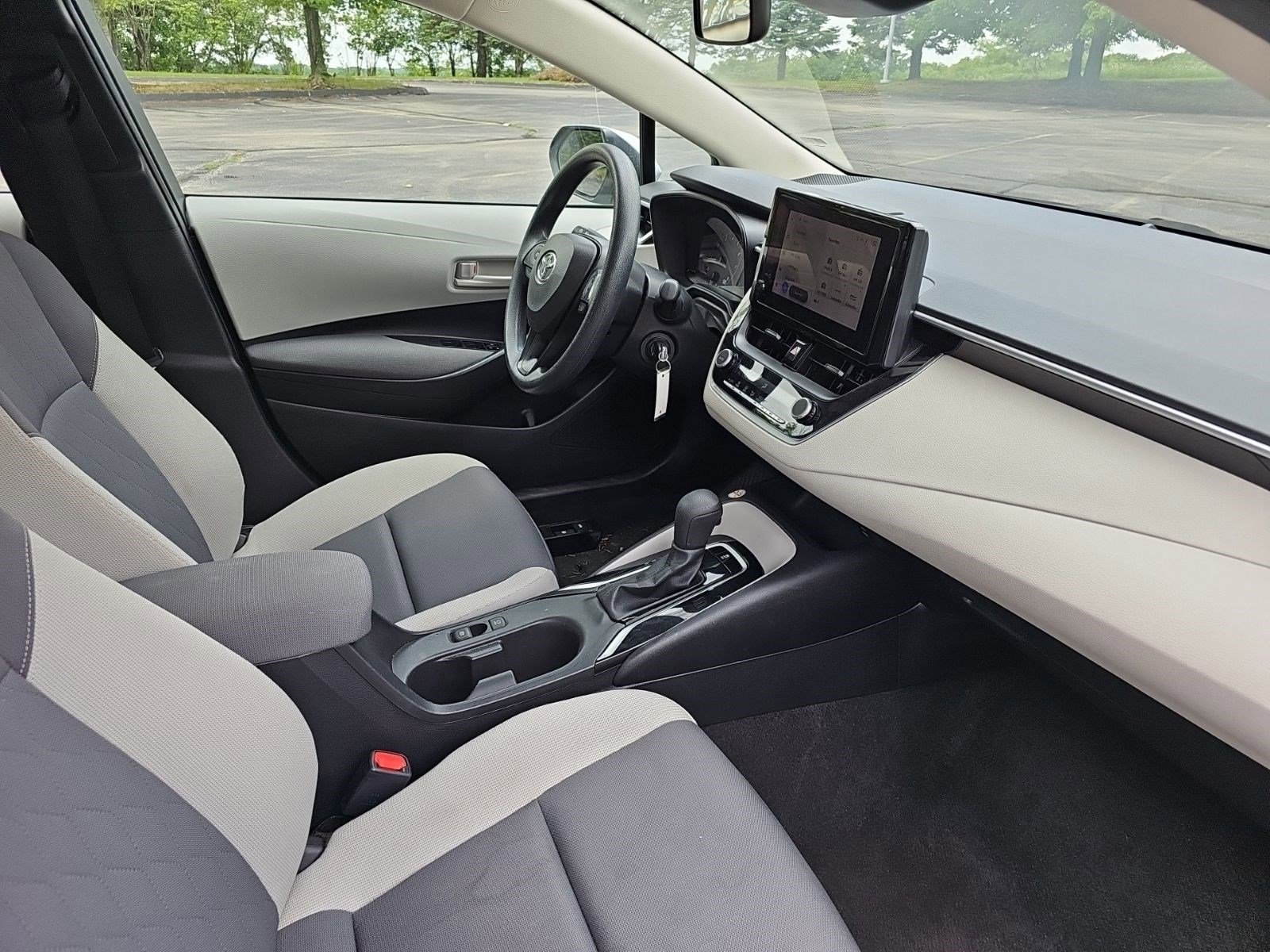 Used 2024 Toyota Corolla LE FWD image 10