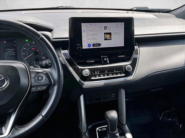 Used 2023 Toyota Corolla Cross SE image 6