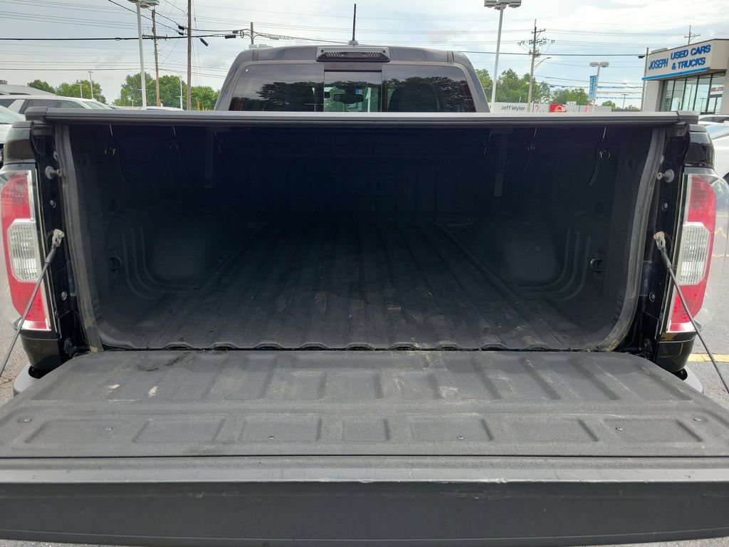 Used 2016 GMC Canyon SLE w/ All Terrain Package AWD/4WD image 12