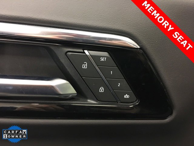 Used 2025 Chevrolet Suburban Z71 w/ Comfort Package image 38