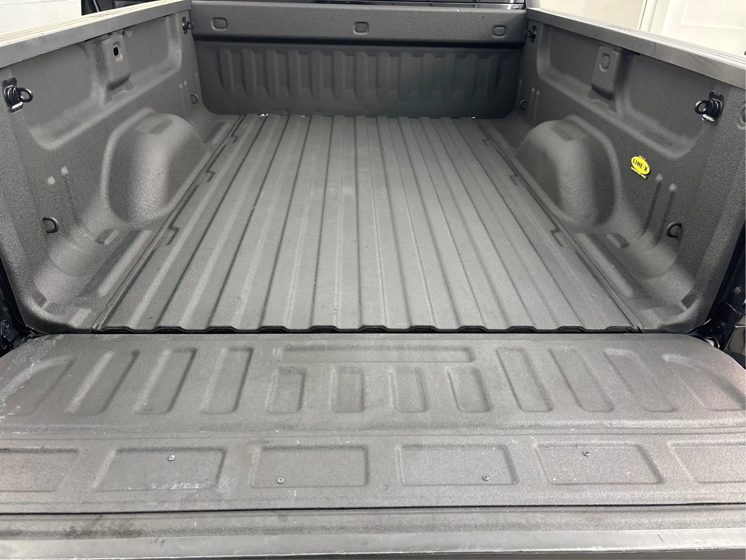 Used 2017 GMC Sierra 1500 SLT w/ SLT Premium Package image 16