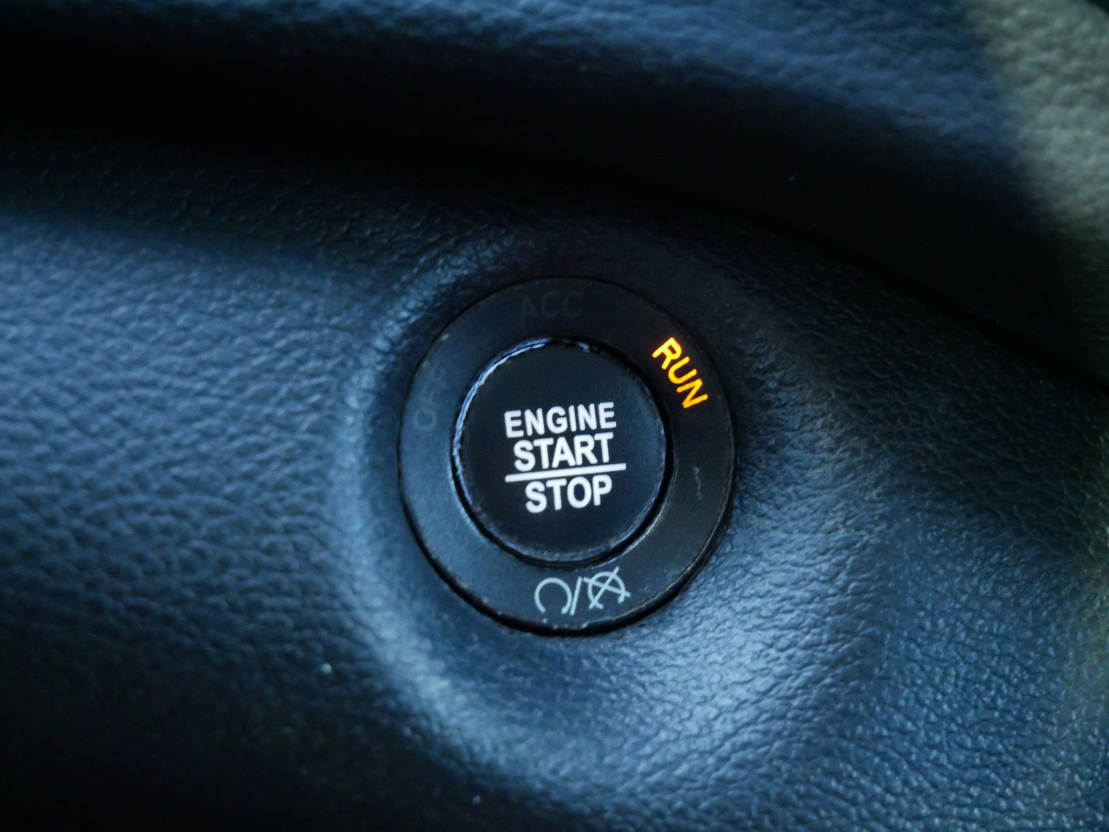 Used 2019 Jeep Cherokee Trailhawk w/ Cold Weather Group image 27