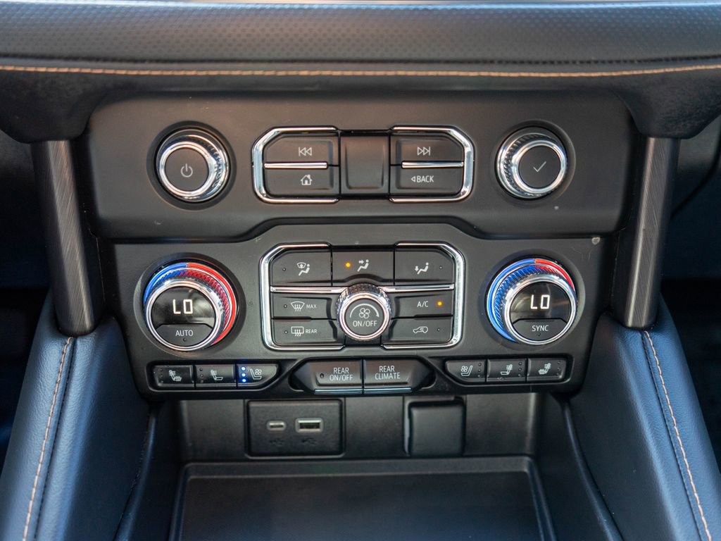 Certified 2024 GMC Yukon AT4 w/ AT4 Premium Package AWD/4WD image 28