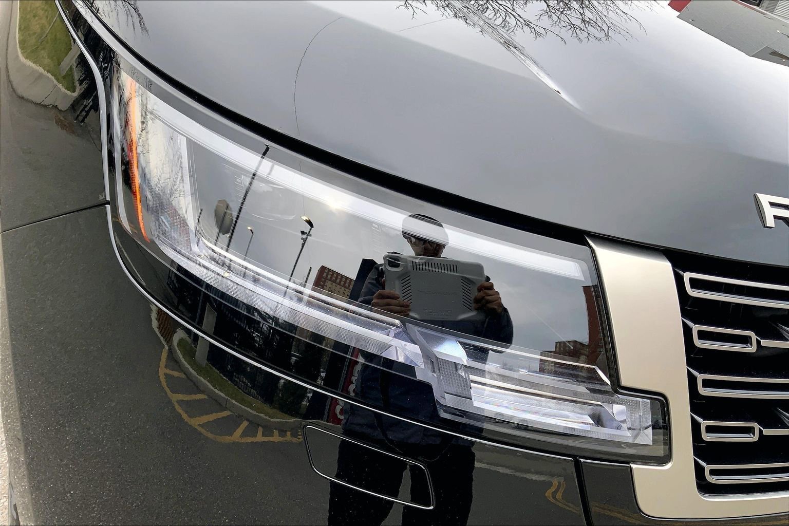 Used 2025 Land Rover Range Rover SE image 27