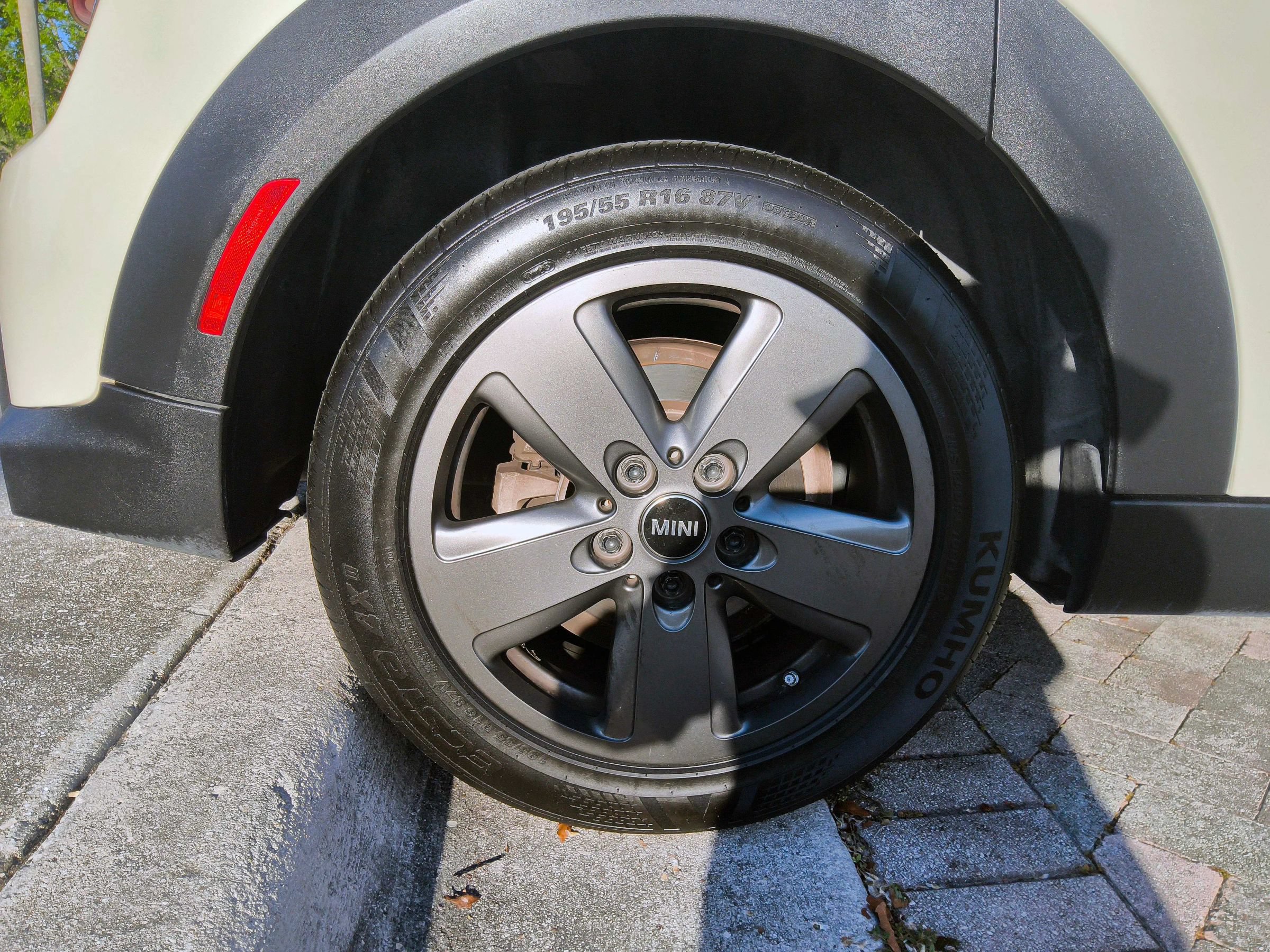 Used 2023 MINI Cooper 4-Door Hardtop FWD image 46