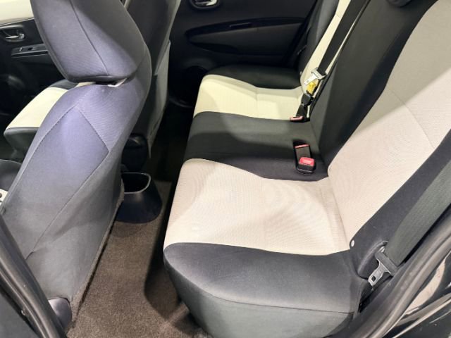 Used 2013 Toyota Yaris LE image 37
