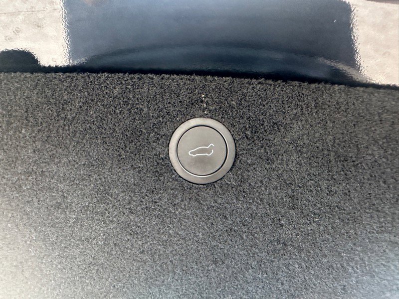 Used 2022 Tesla Model X image 73