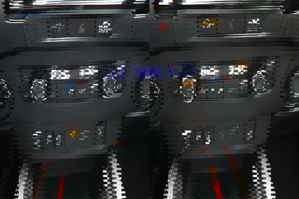 Used 2023 Nissan Frontier PRO-4X w/ Pro-4X Premium Package image 28