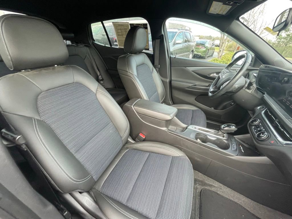 Used 2025 Buick Envista Preferred w/ Convenience I Package image 29