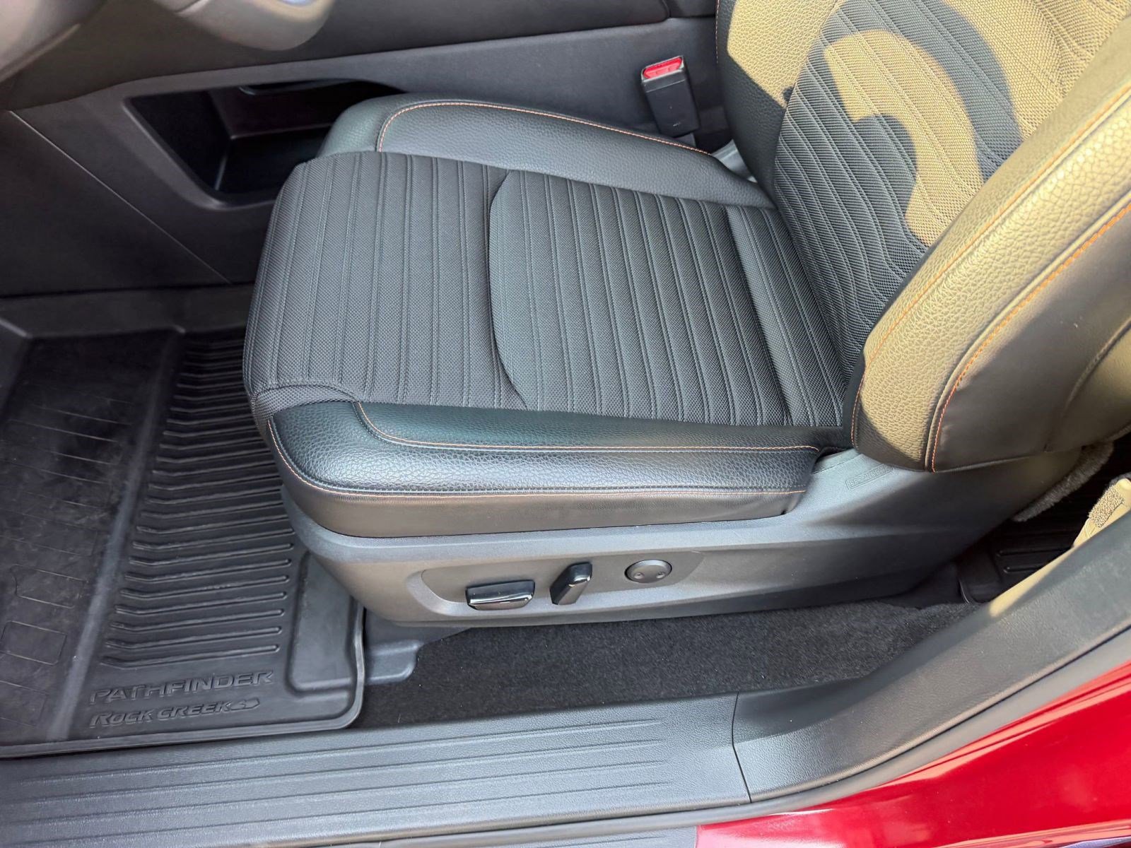 Certified 2024 Nissan Pathfinder Rock Creek image 13