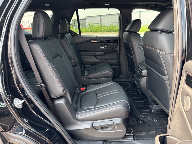 Certified 2026 Honda Pilot TrailSport image 12