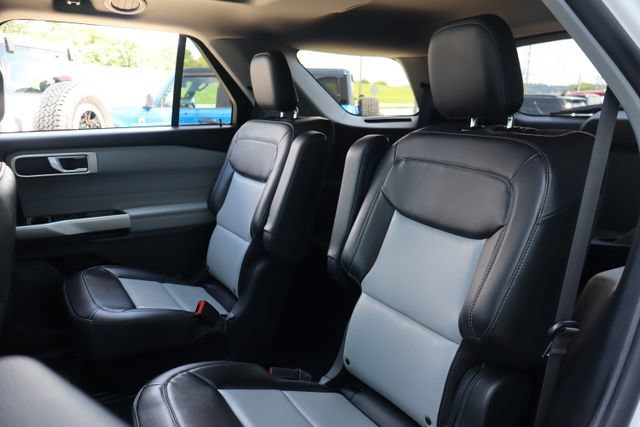 Used 2023 Ford Explorer XLT w/ Equipment Group 202A AWD/4WD image 28
